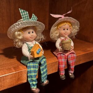 Charming Plaid Figurines with Hats